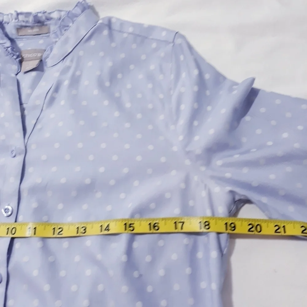 Chico's No Iron Cotton Long-Sleeve Button Down Lavander Polka Dott Shirt Small